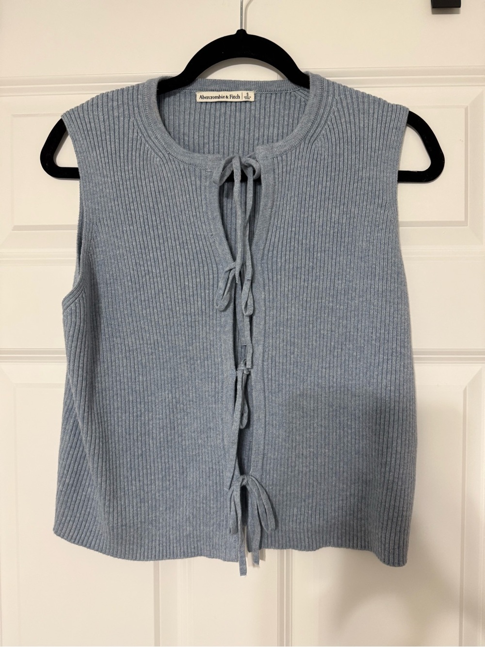 Abercrombie & Fitch Ribbed Tie-Front Sleeveless Top